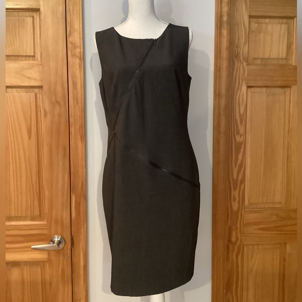 EUC Calvin Klein charcoal gray zipper Sheath Dress size 12. - Picture 2 of 7